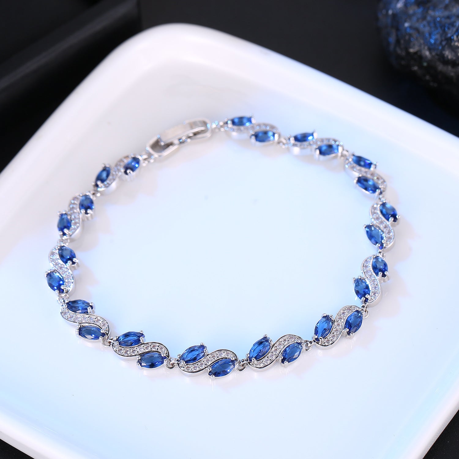 Fashion Shining Diamond New Zircon Temperament Wild Bracelet