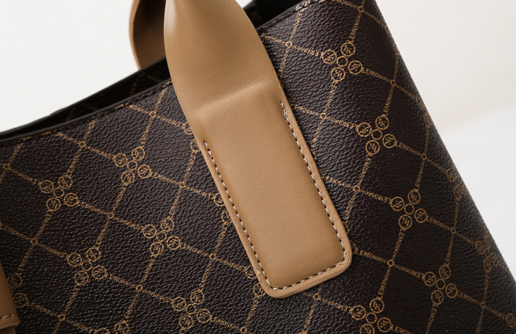 Temperament Ladies Handbag Commuter Soft Leather