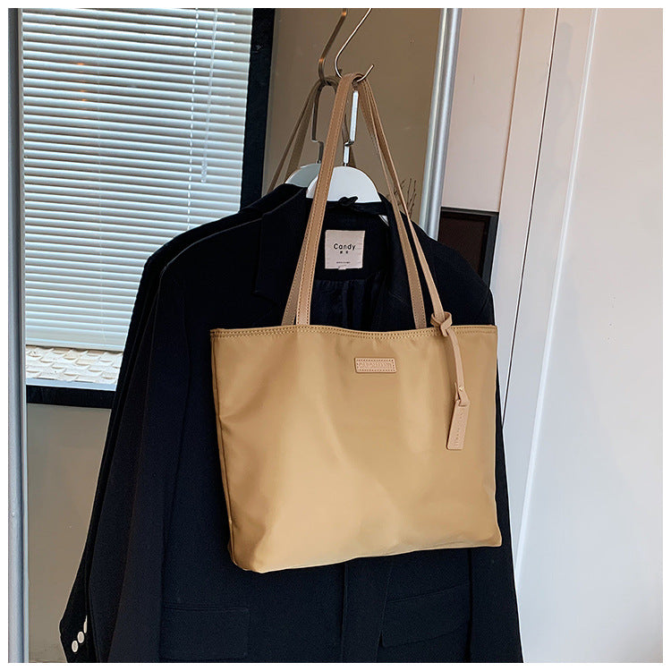 Women's Simple Large Capacity New Commuter High-grade Shoulder Bag