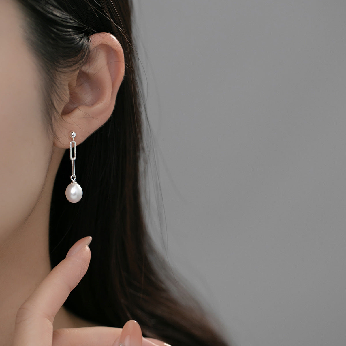 Pearl Retro Style Chain Graceful Earrings Women