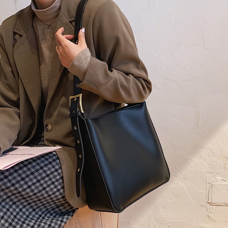 Advanced Texture Shoulder Messenger Bag All - matching Women - MONTIRES