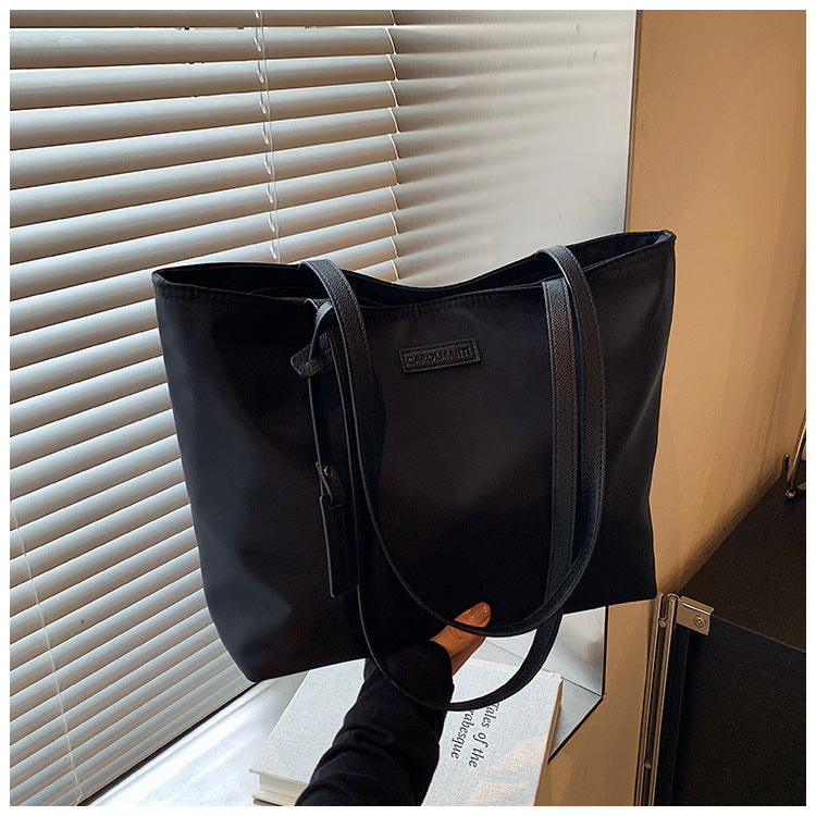 Women's Simple Large Capacity New Commuter High-grade Shoulder Bag